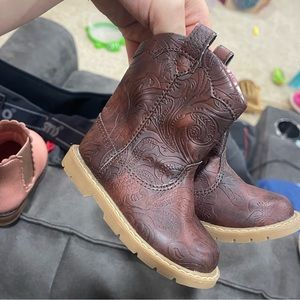 Size 4 toddler cowgirl boots. Never worn